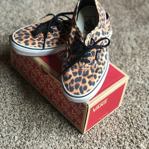 Vans Shoes - Leopard Vans size men’s 4.5 US WOMENS 6